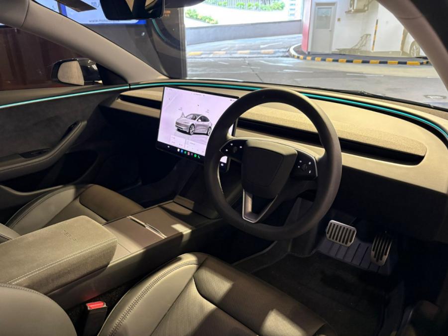 Model 3 Long Range AWD - Image 3